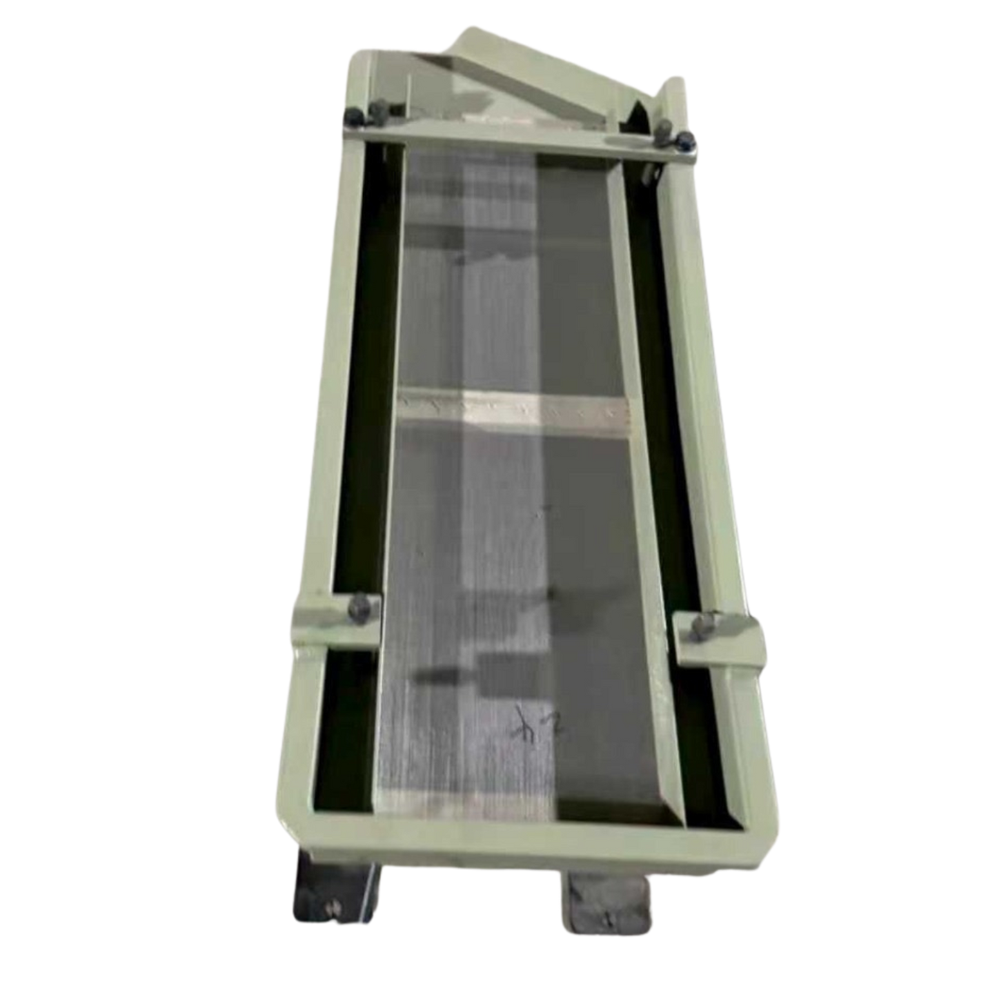 Varinis GT-400 vibro stalo detalės iš arti – tvirtas plieno paviršius ir tikslus vario separavimas nuo plastiko