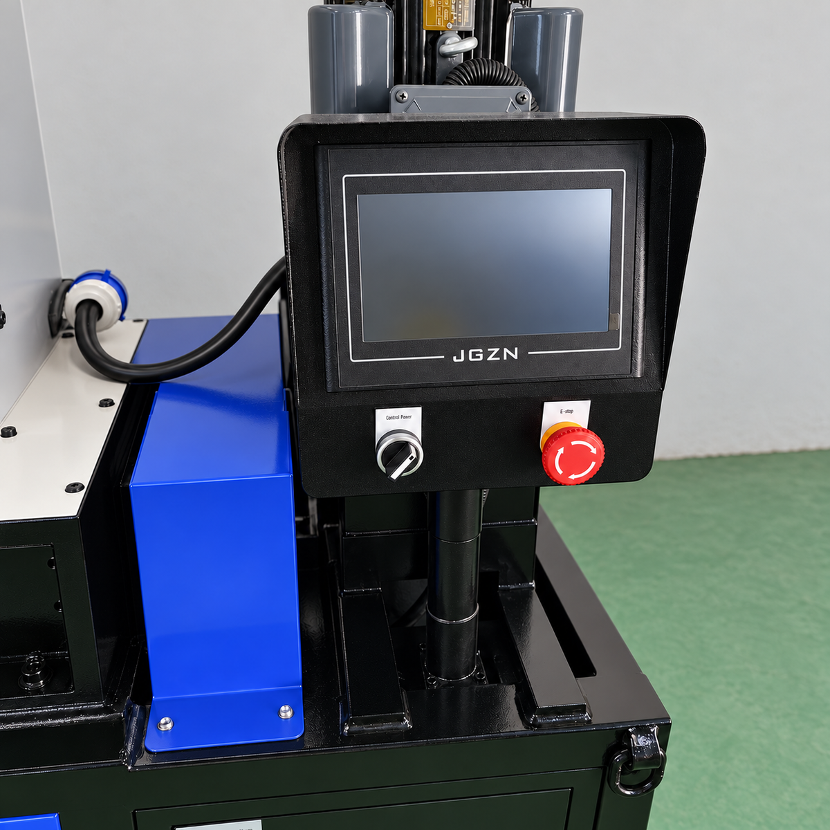 EcoShred 300 valdymo skydelis ir vienas juodas kabelis